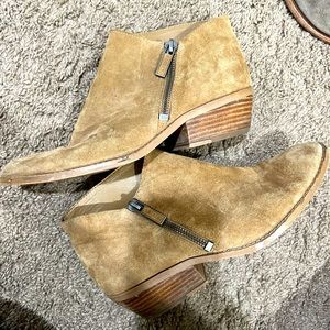 1 state rosita booties size 9m 40
